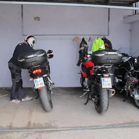 Furman - Self Check-in 招待所