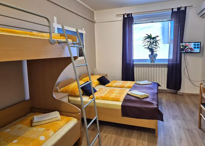 Furman - Self Check-in 3*