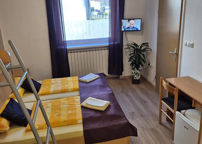 Furman - Self Check-in Guest house