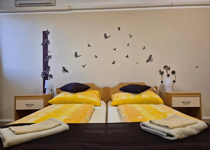 Furman - Self Check-in Guest house